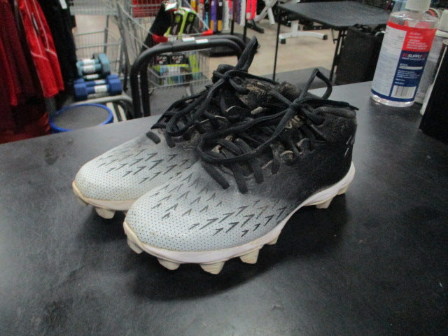 Load image into Gallery viewer, Used Under Armour Spotlight Franchise 4.0 Football Cleats Size 3.5Y
