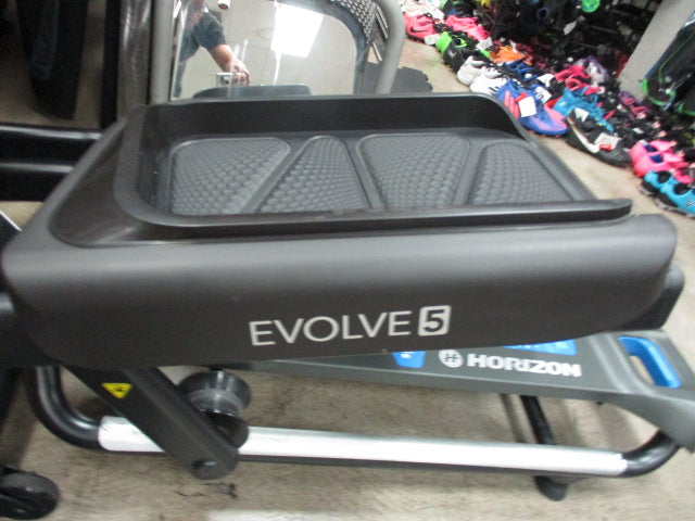 Load image into Gallery viewer, Used Horizon Evolve 5 Feather Light Folding Elliptical
