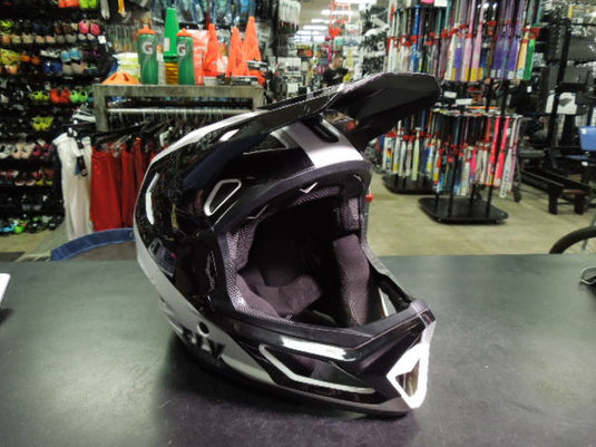 Used Fly Racing Rayce Full Face Helmet in Black Size Youth Medium