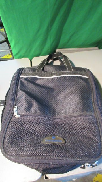 Load image into Gallery viewer, Used Samsonite Travel Golf Shoe Bag

