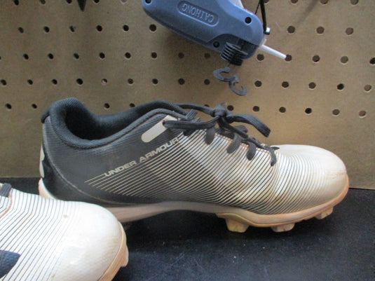 Used Under Armour Men's Leadoff Low RM Baseball Cleats - Size Youth 6