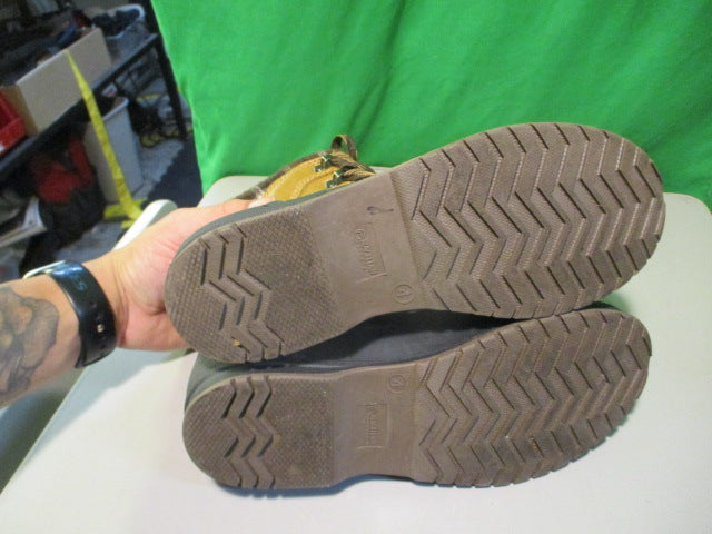 Load image into Gallery viewer, Used Magellan Duck Boots III Size 4 Boots
