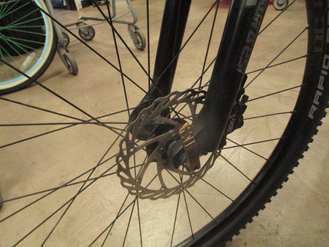 Load image into Gallery viewer, Used Cannondale Catalyst 27.5" 21 Speed Large Mountain Bike
