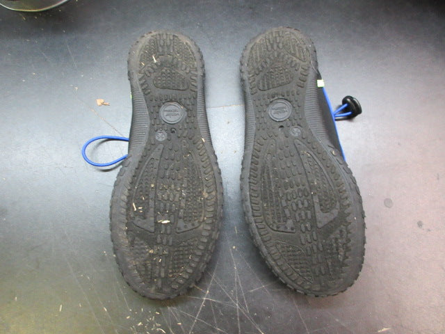 Load image into Gallery viewer, Used Wonder Nation Water Shoes - Size 4/5
