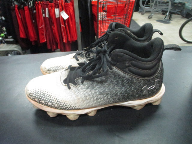 Load image into Gallery viewer, Used Under Armour Spot Light Size 9.5 Cleats
