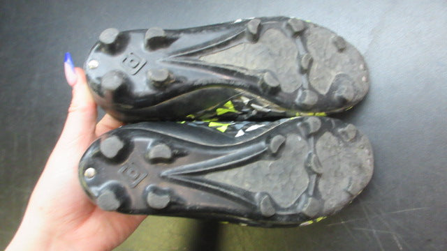 Load image into Gallery viewer, Used Dream Pairs Kids Soccer Cleats - Size Youth 13
