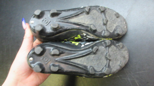 Used Dream Pairs Kids Soccer Cleats - Size Youth 13