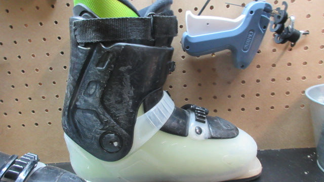 Load image into Gallery viewer, Used Axis AX Green Ski Boots -  Size 25.5
