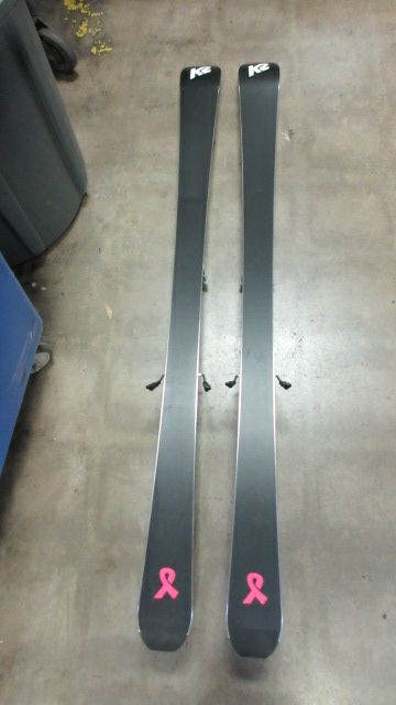 Load image into Gallery viewer, Used K2 Sweet Luv 146 cm Skis w/ Marker Bindings

