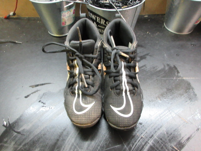 Load image into Gallery viewer, Used Nike Alpha Menace 3 Shark Football Cleats - Size Youth 2

