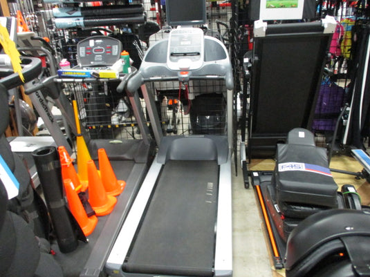 Used Precor 932i Treadmill