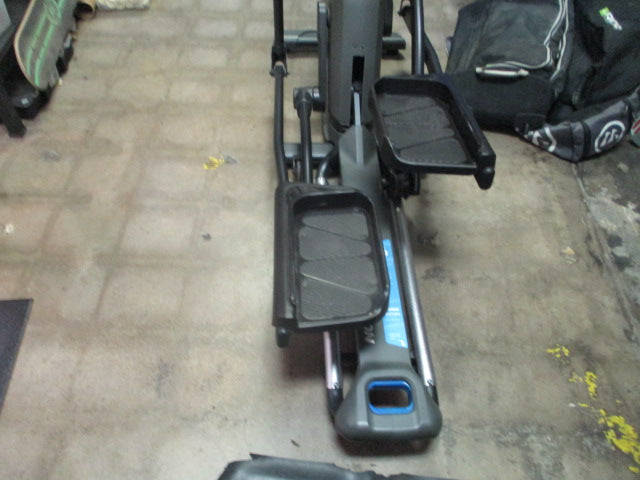Load image into Gallery viewer, Used Horizon Evolve 3 Feather Light Folding Elliptical
