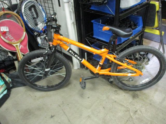 Load image into Gallery viewer, Used Raleigh Rowdy 20 6 Speed Kids Mountain Bike
