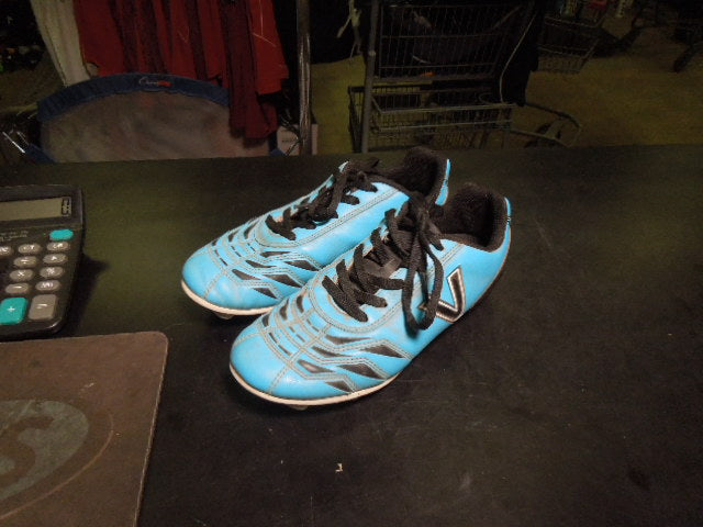 Load image into Gallery viewer, Used Victor Sierra Boys Soccer Cleats Size 5
