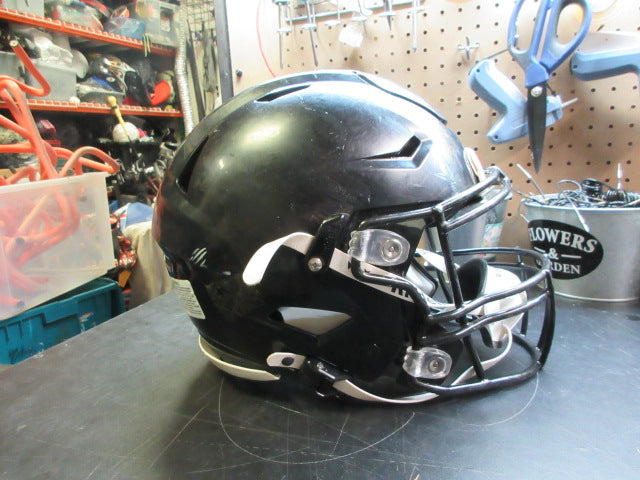 Load image into Gallery viewer, Used Riddell Speedflex Youth Football Helmet - Size Large - SZN 2025
