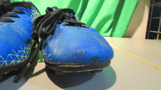 Load image into Gallery viewer, Used Lotto Youth 2Y Soccer Cleats - Some Wear
