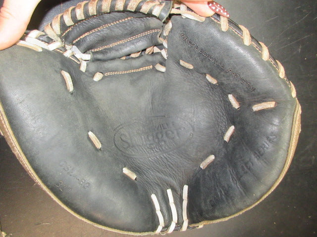 Load image into Gallery viewer, Used Louisville Slugger Select Omaha 31" Catchers Glove - RHT
