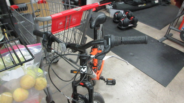Load image into Gallery viewer, Used Nishiki Pueblo 24&#39;&#39; Mountain Bike 21 Speed (As Is Need Tune Up)
