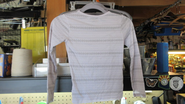 Load image into Gallery viewer, Used 32 Degrees Heat Kids Long Sleeve Base Layer Diamond Snow Shirt - Size Small
