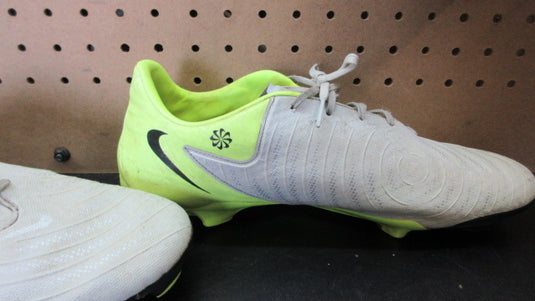 Used Nike Men's Phantom GX II Academy Soccer Cleats - Size 11