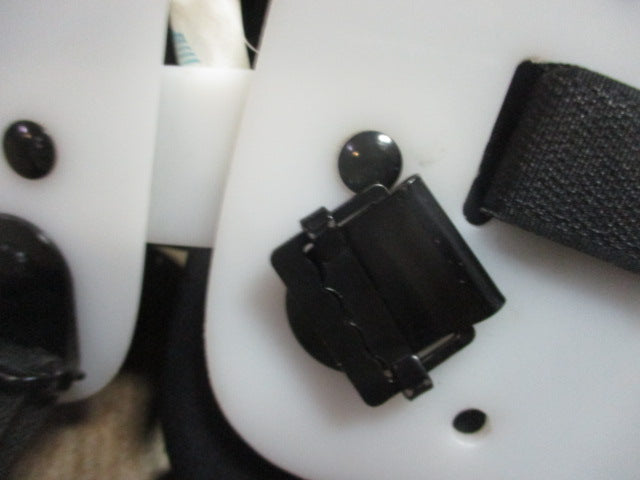 Load image into Gallery viewer, Used Ultimate Series Youth Football Shoulder Pads 60- 80 LBS (Missing One Strap)
