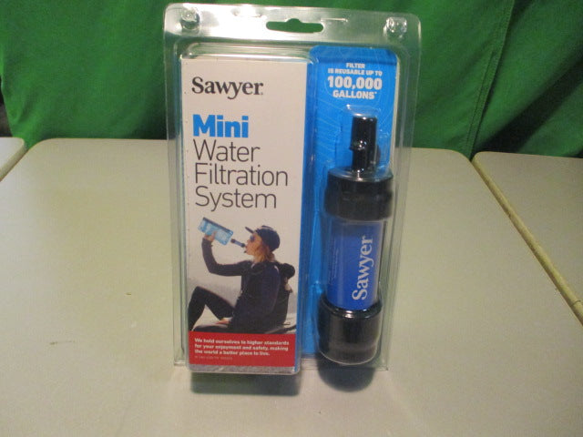 Load image into Gallery viewer, Used Sawyer Mini Water Filtration System
