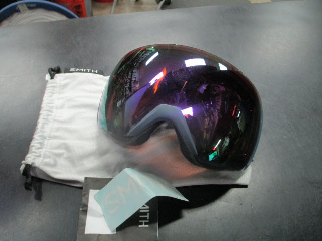 Load image into Gallery viewer, Used Smith SKYLINE XL ChromaPop Snow Goggles with Cloth Bag
