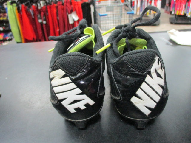 Load image into Gallery viewer, Used Nike Strike Swoosh Size 6.5 Cleats
