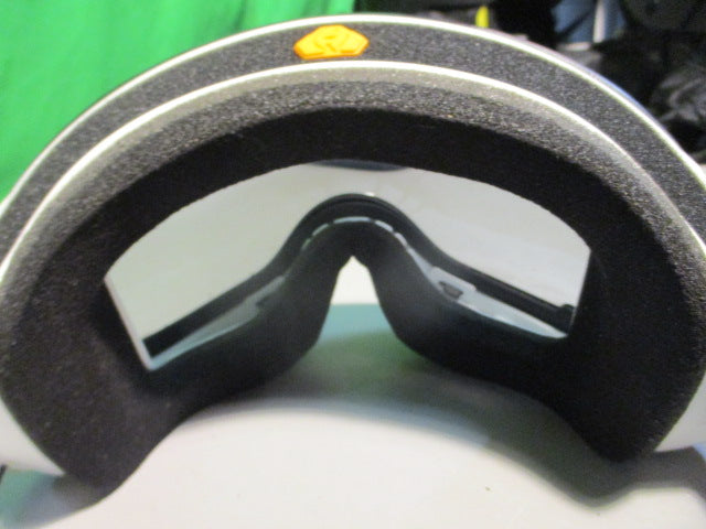 Load image into Gallery viewer, Used Abom Heet Heated Snowboard Googles W/ Charger
