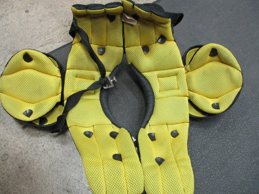 Used Schutt Y Flex 2.0 Size XSmall Shoulder Pads