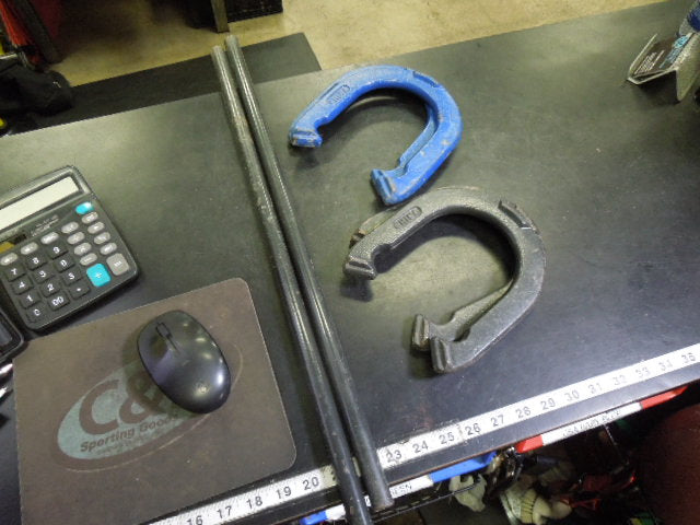 Load image into Gallery viewer, Used Franklin Horseshoe Set 2 Stakes 4 Horseshoes
