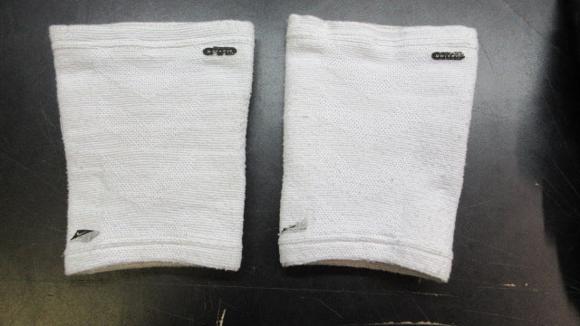 Load image into Gallery viewer, Used Nike Volleyball Knee Pads
