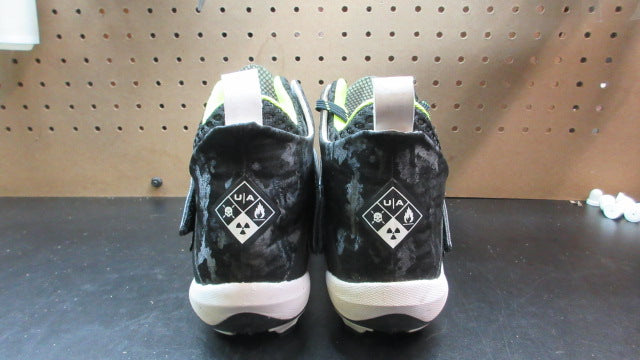 Load image into Gallery viewer, Used Under Armour U/A Football Cleats - Size 9
