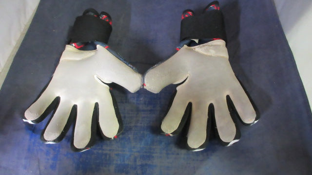 Load image into Gallery viewer, Used Victoire Size 6 Soccer Goalie Soccer Gloves
