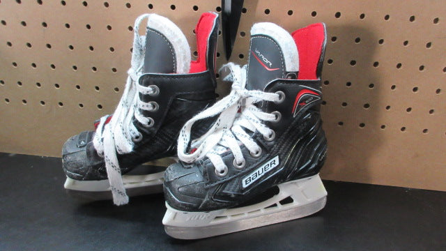 Load image into Gallery viewer, Used Bauer Vapor X300 Jr Hockey Skates - Size Youth 8
