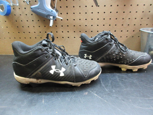 Used Under Armour Leadoff Mid RM Baseball Cleats - Size 5.5