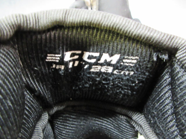 Load image into Gallery viewer, Used CCM T4R Hockey Glove - Jr 11"
