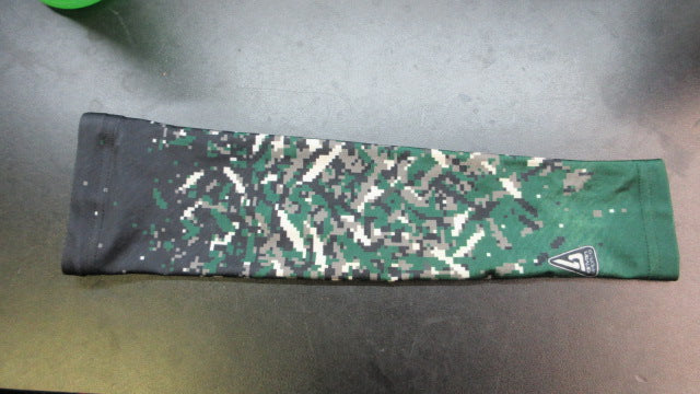 Load image into Gallery viewer, Used B Driven Sports Digital Camo Green Arm Sleeve Youth Size Large
