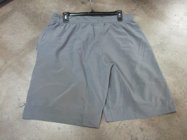 Load image into Gallery viewer, Adidas 9&quot; Heat Ready Short w/ Pockets Size Large

