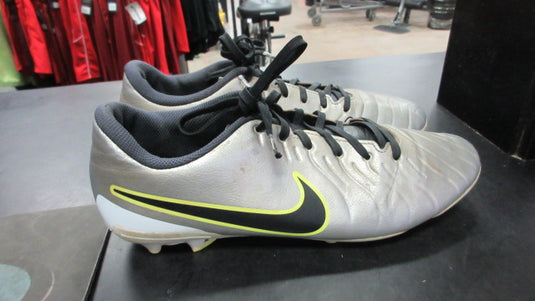 Used Nike Tiempo Legend 10 Size 9.5 Soccer Cleats