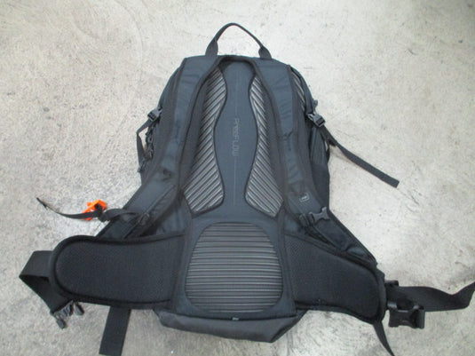 Used REI Traverse 30L Day Hiking Backpack