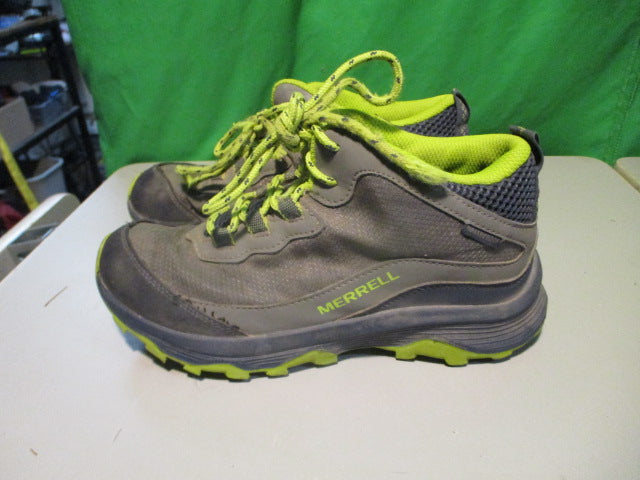 Load image into Gallery viewer, Used Merrell Size 3 Hiking Boots
