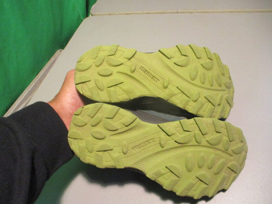 Used Merrell Size youth 13 Shoes ( Has Wear )