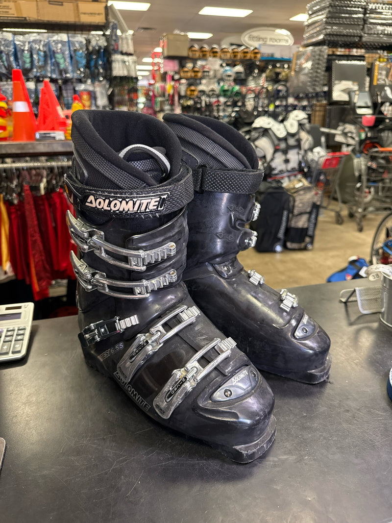 Load image into Gallery viewer, Heavy Use Dolomite Sintensi 6.5s 5 Strap Ski Boots Size 28-28.5
