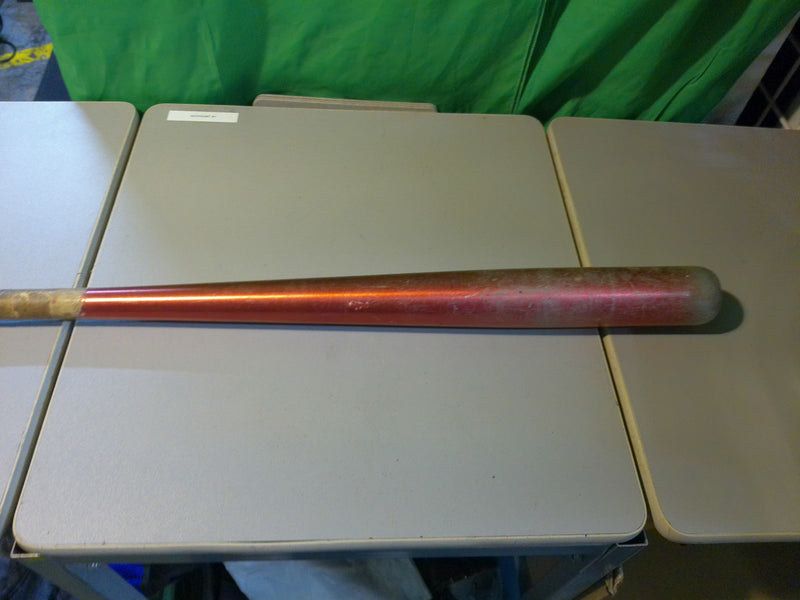 Load image into Gallery viewer, Used Easton 33&quot; -2 (31oz) Red Softball Bat
