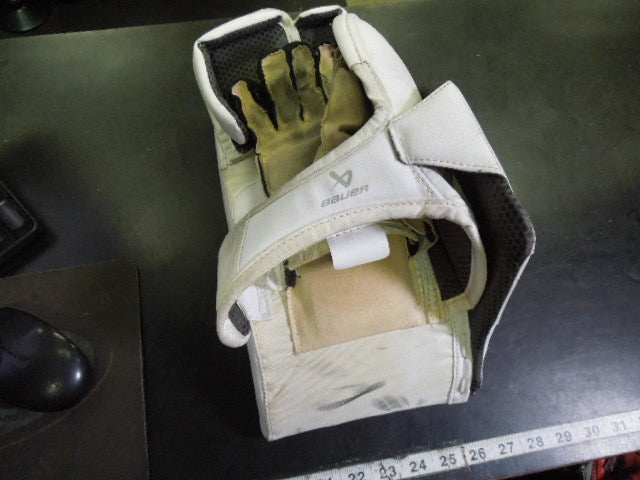 Load image into Gallery viewer, Used Bauer S23 GSX Jr. Right Hand Blocking Glove
