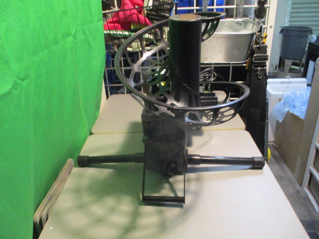 Load image into Gallery viewer, Used Sklz Catapult Soft Toss Pitching Machine
