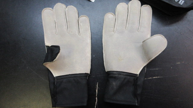 Load image into Gallery viewer, Used Adidas Goalkeeper Gloves - Size 7
