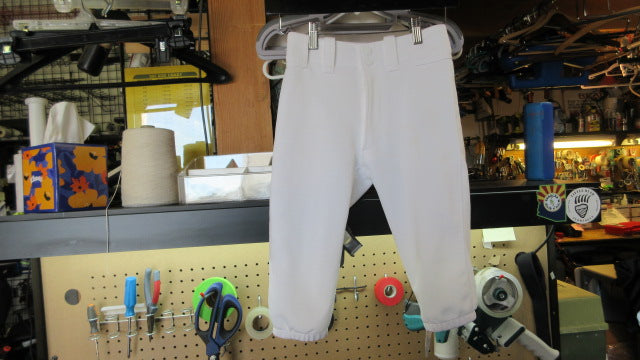 Load image into Gallery viewer, Used Mizuno Baseball Knickers - Size Youth Medium
