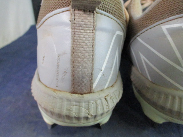 Load image into Gallery viewer, Used New Balance 4040 6 Metal Cleats Size 7 - some wear on heel
